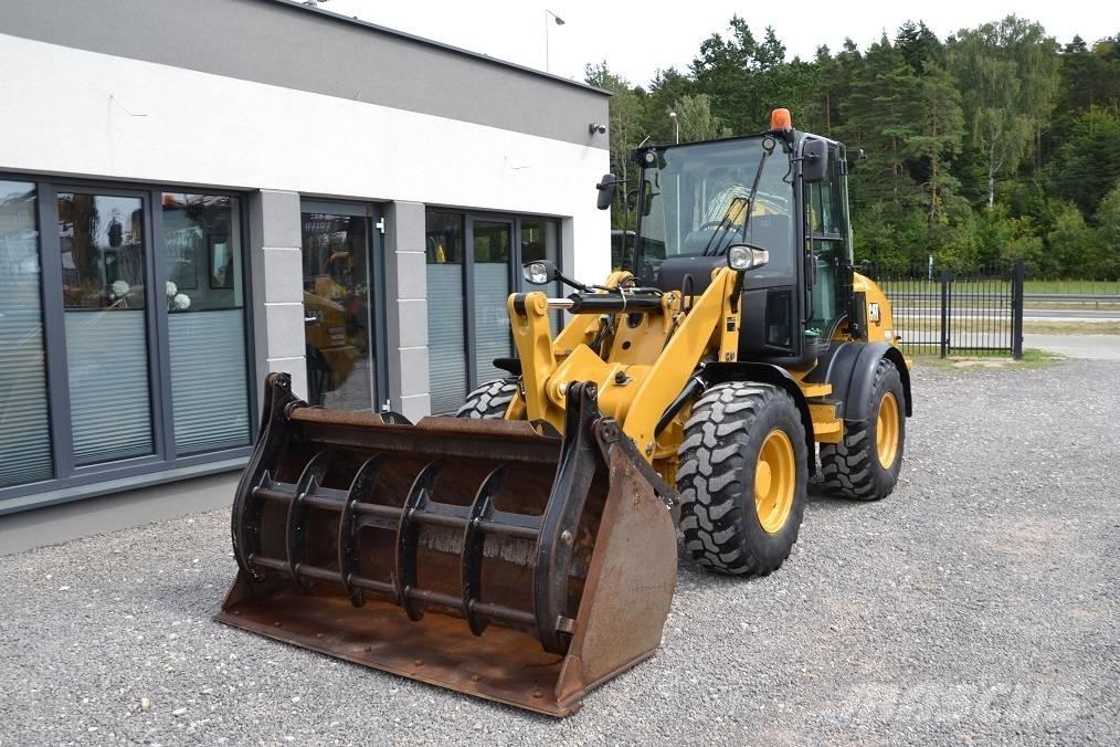 CAT 908 M Фронтальные погрузчики