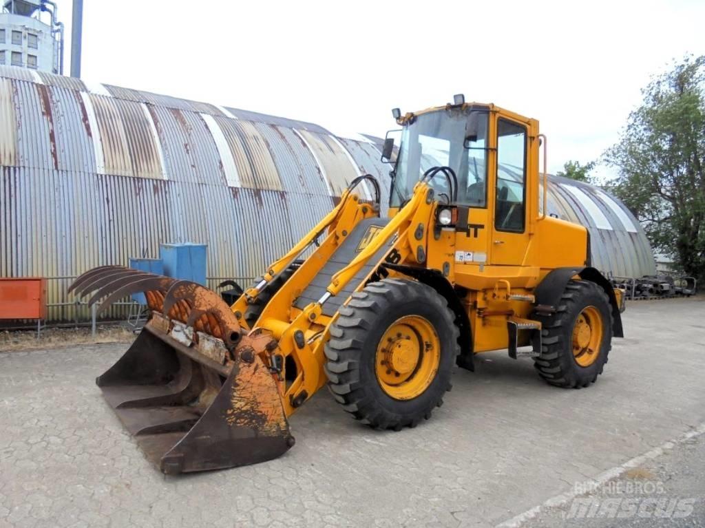 JCB 411 B HT Фронтальные погрузчики