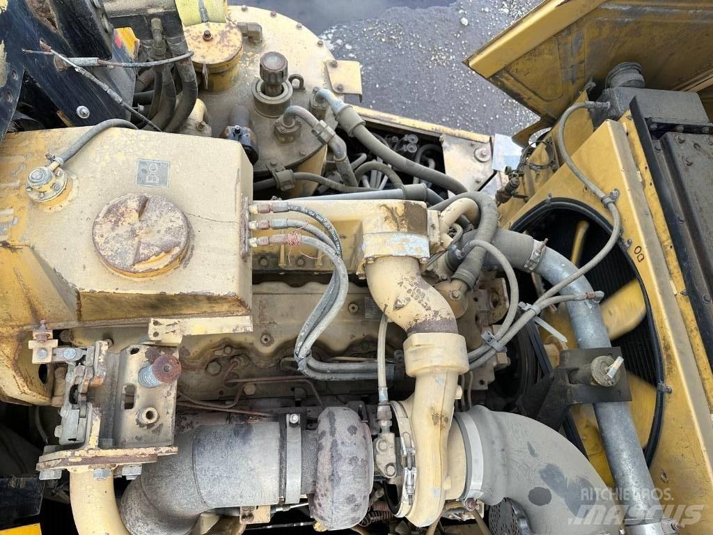 CAT D 300 E Шарнирно-сочленённые самосвалы