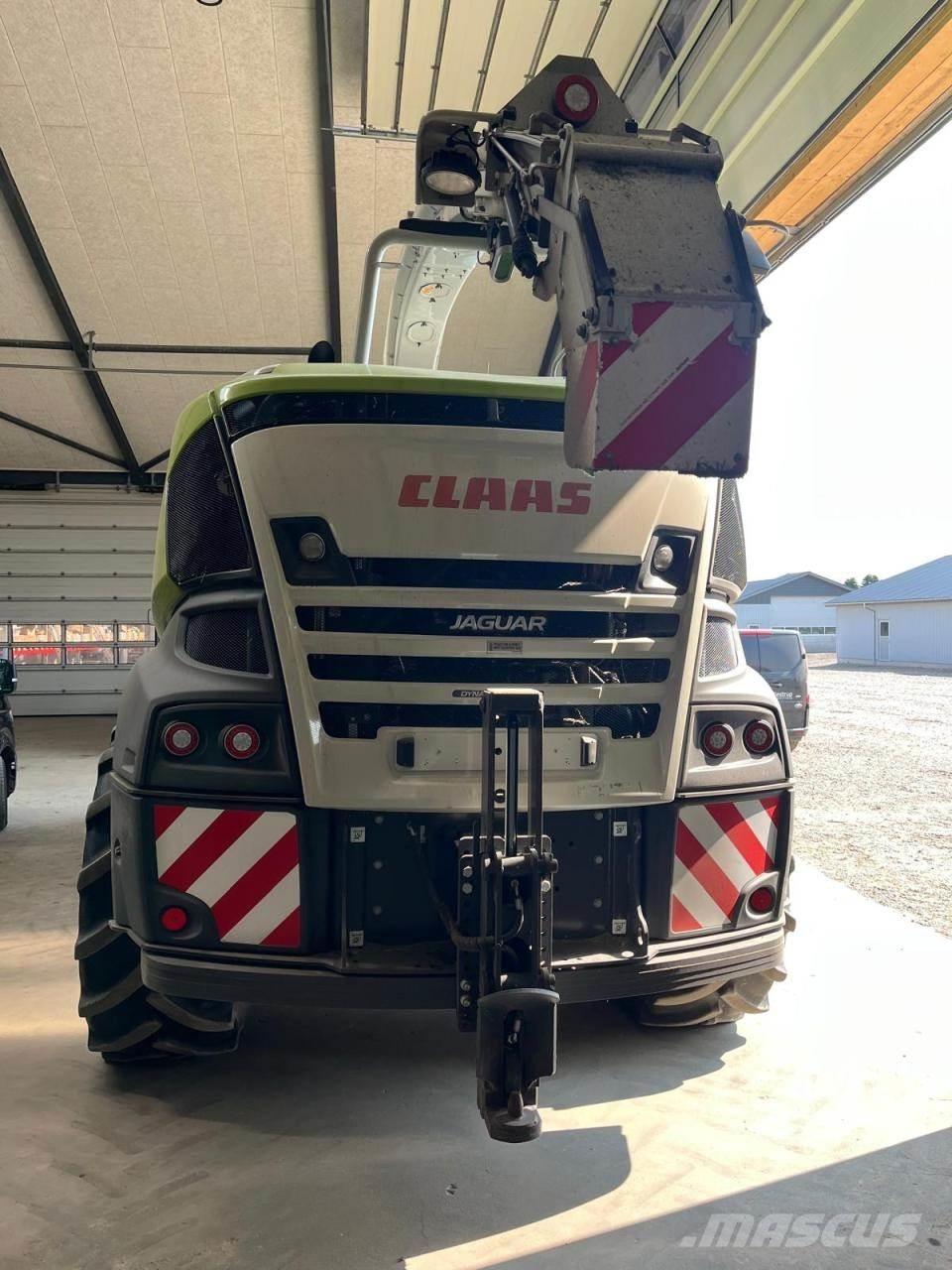 CLAAS Jaguar 950 Самоходные кормоуборочные комбайны