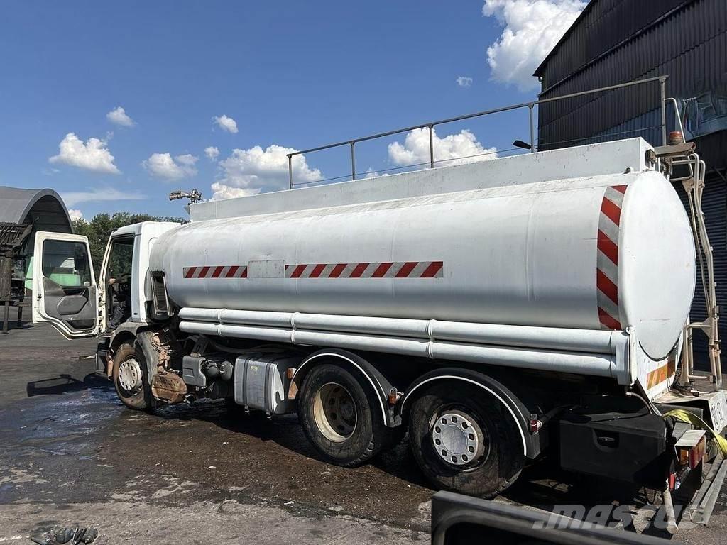 Renault 320 Грузовики-цистерны