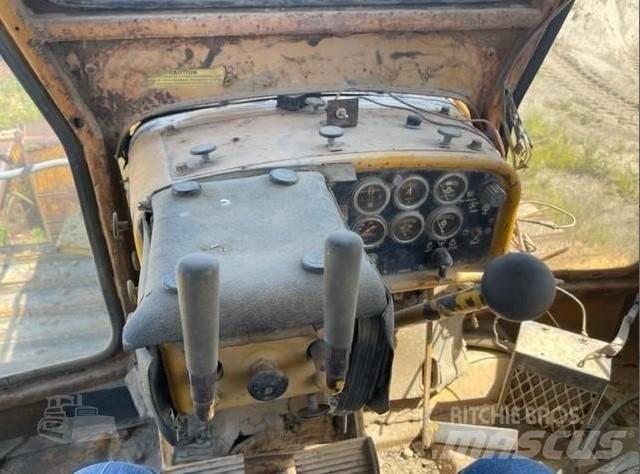 CAT D 7 G Гусеничные бульдозеры