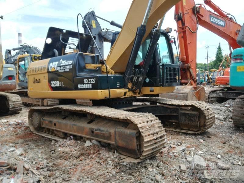 CAT 323 D L Гусеничные экскаваторы