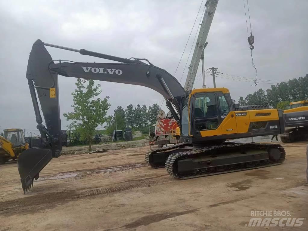 Volvo EC 240 DL Гусеничные экскаваторы