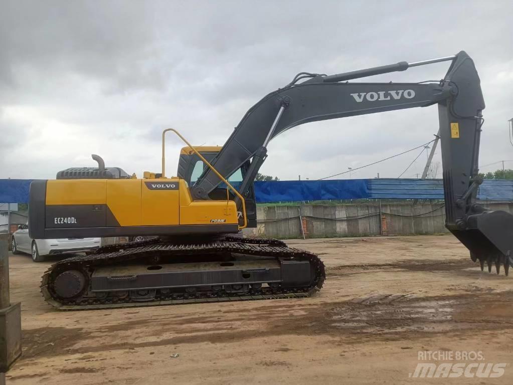 Volvo EC 240 DL Гусеничные экскаваторы