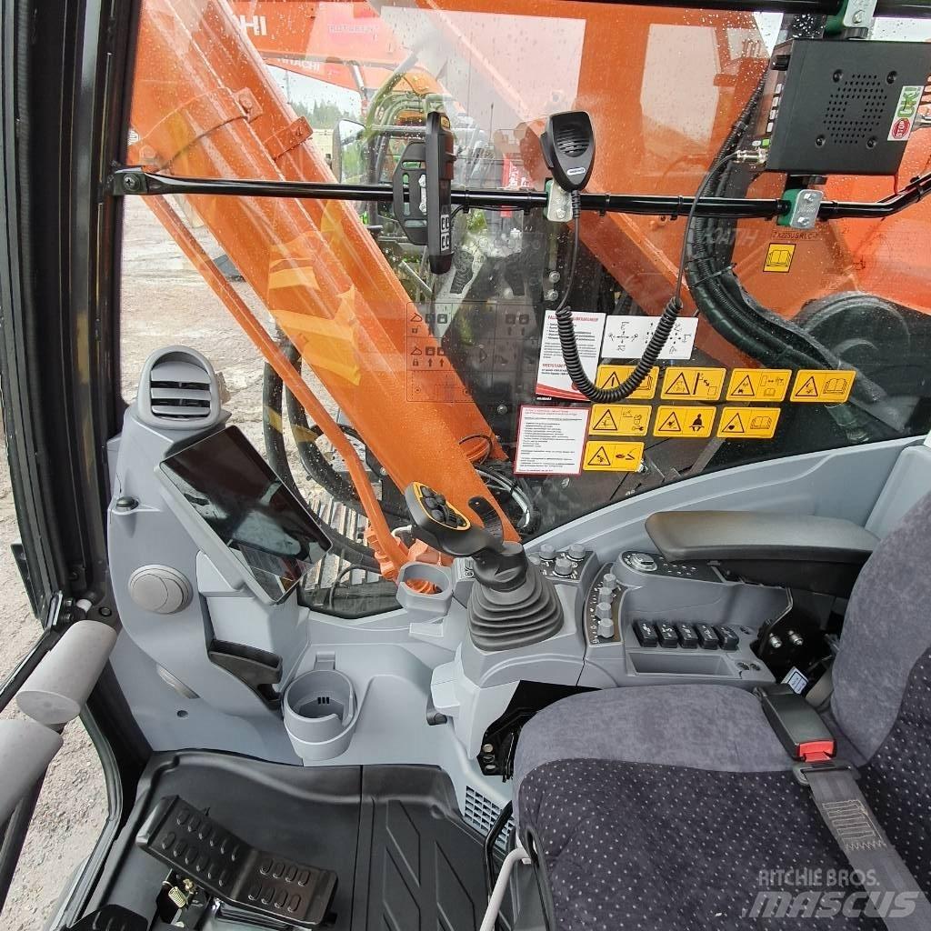 Hitachi ZX225USRLC-7 Гусеничные экскаваторы