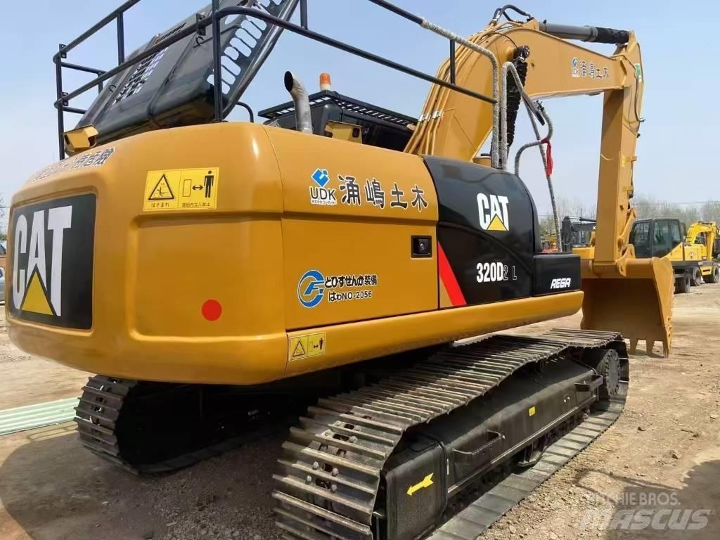 CAT 320D2 Гусеничные экскаваторы
