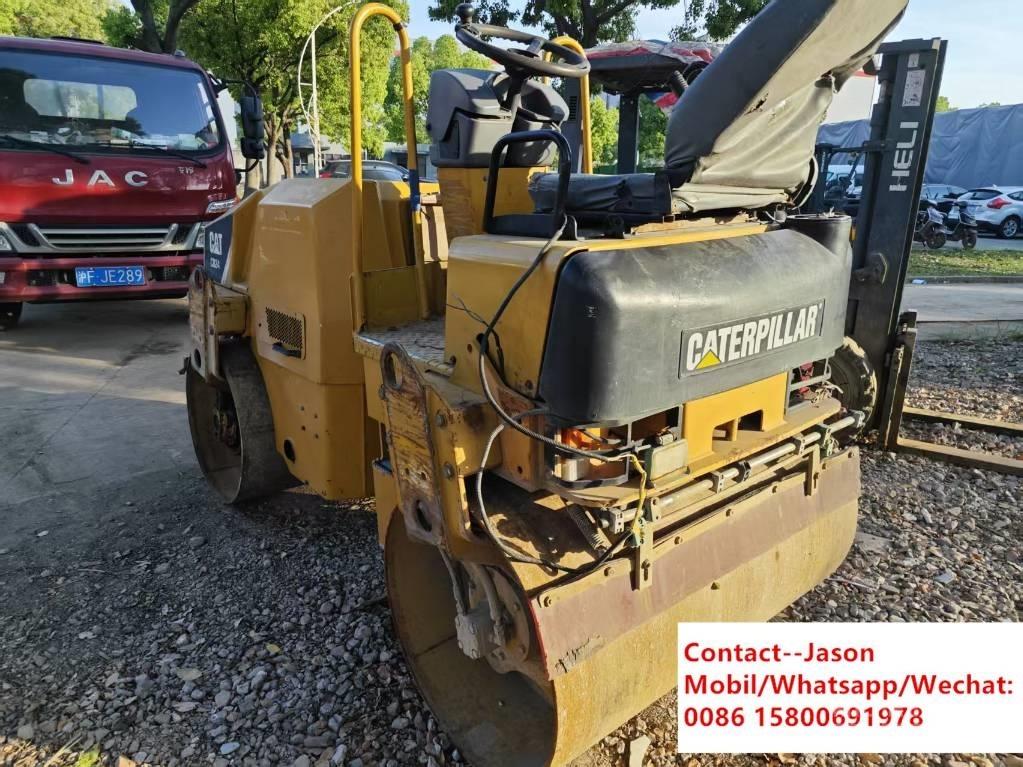 CAT CB 24 Катки тротуарные