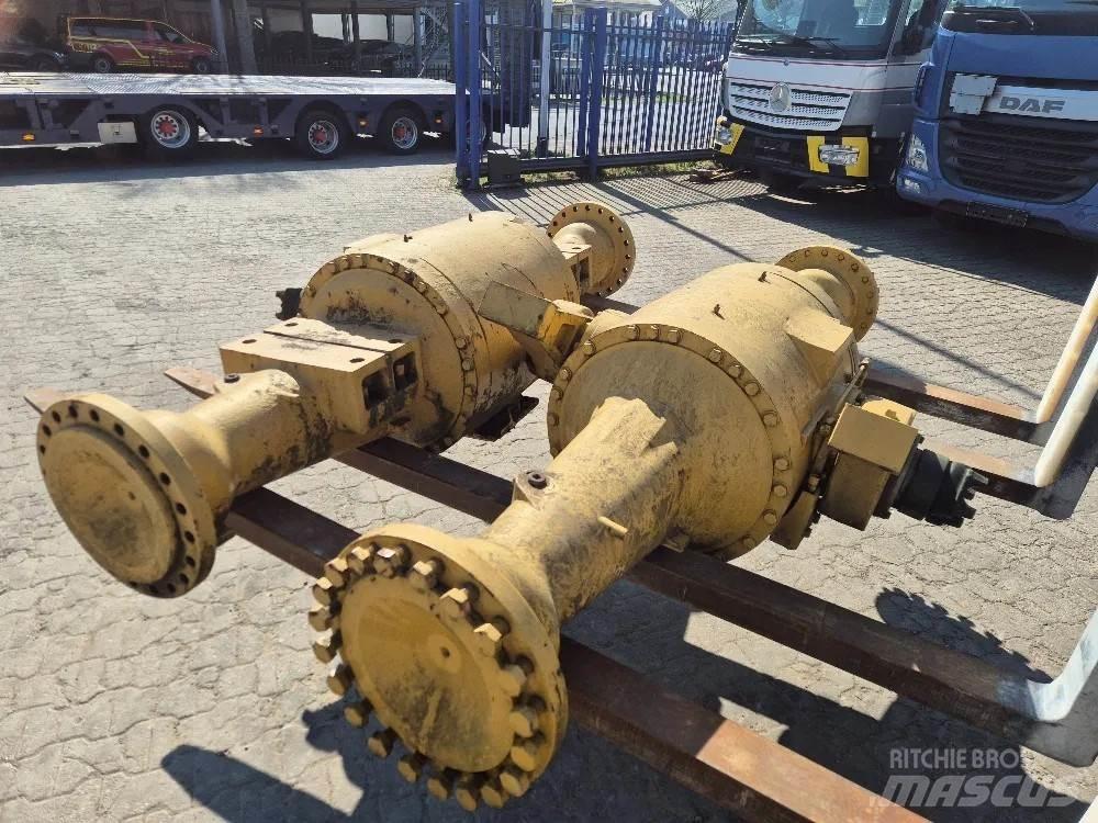 CAT 966G Фронтальные погрузчики