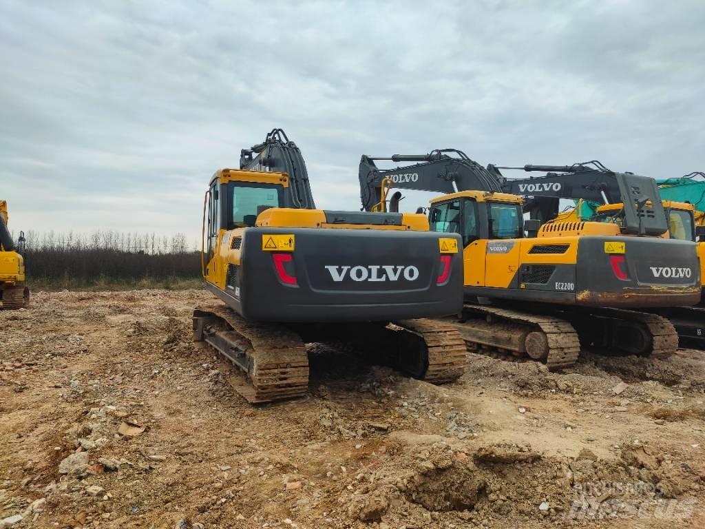 Volvo EC220D Гусеничные экскаваторы