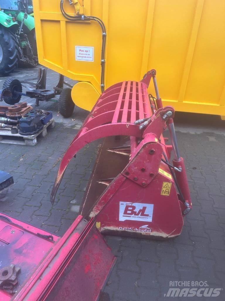 CLAAS Arion 520 CIS Трактора