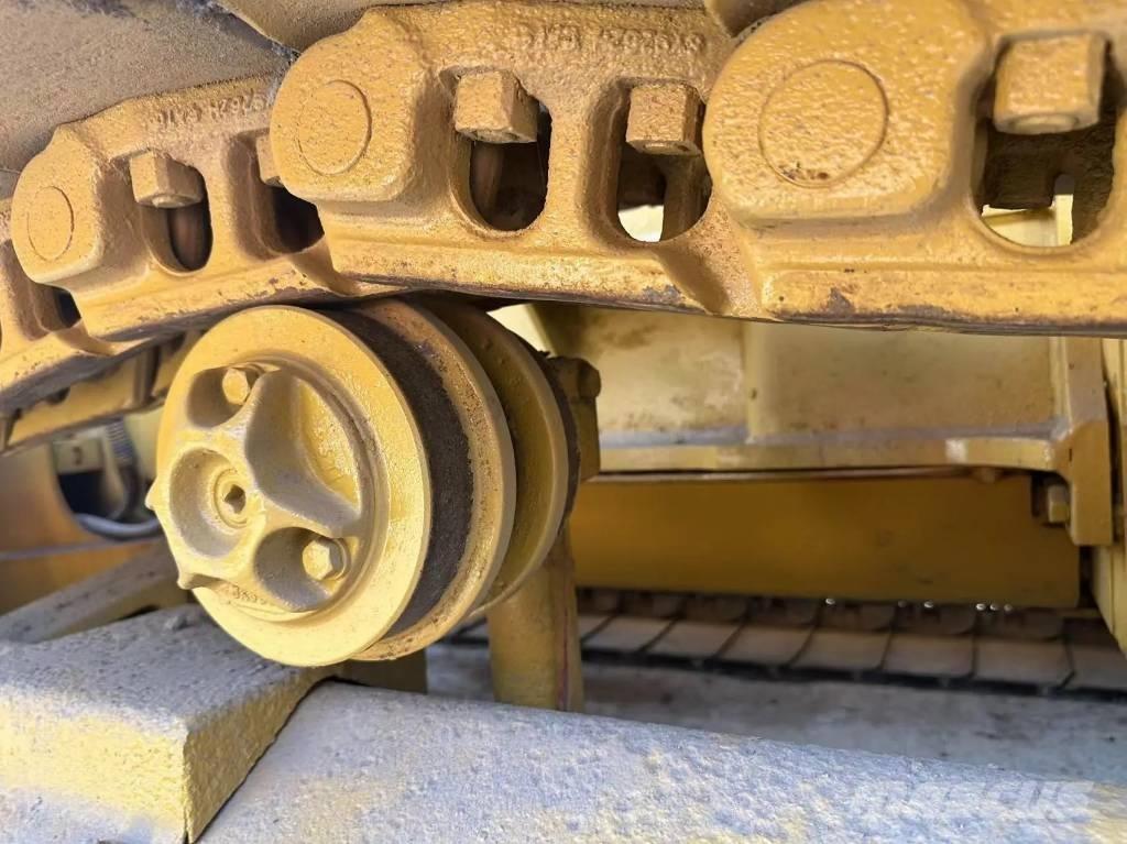 CAT D5C Гусеничные бульдозеры