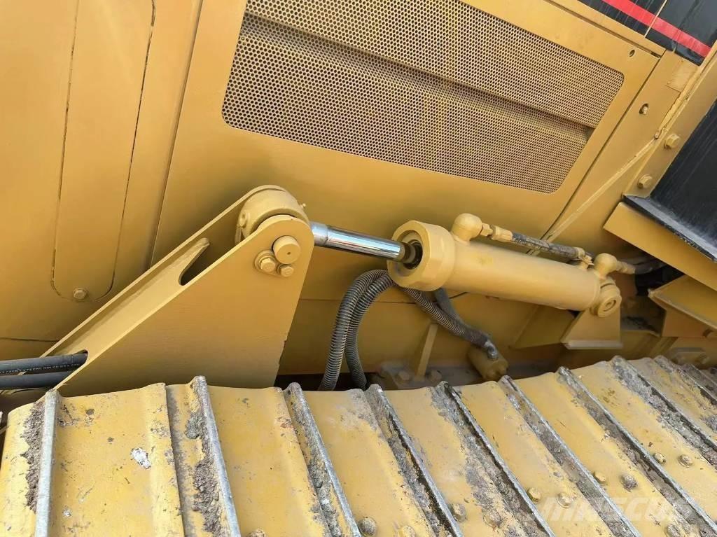 CAT D5C Гусеничные бульдозеры