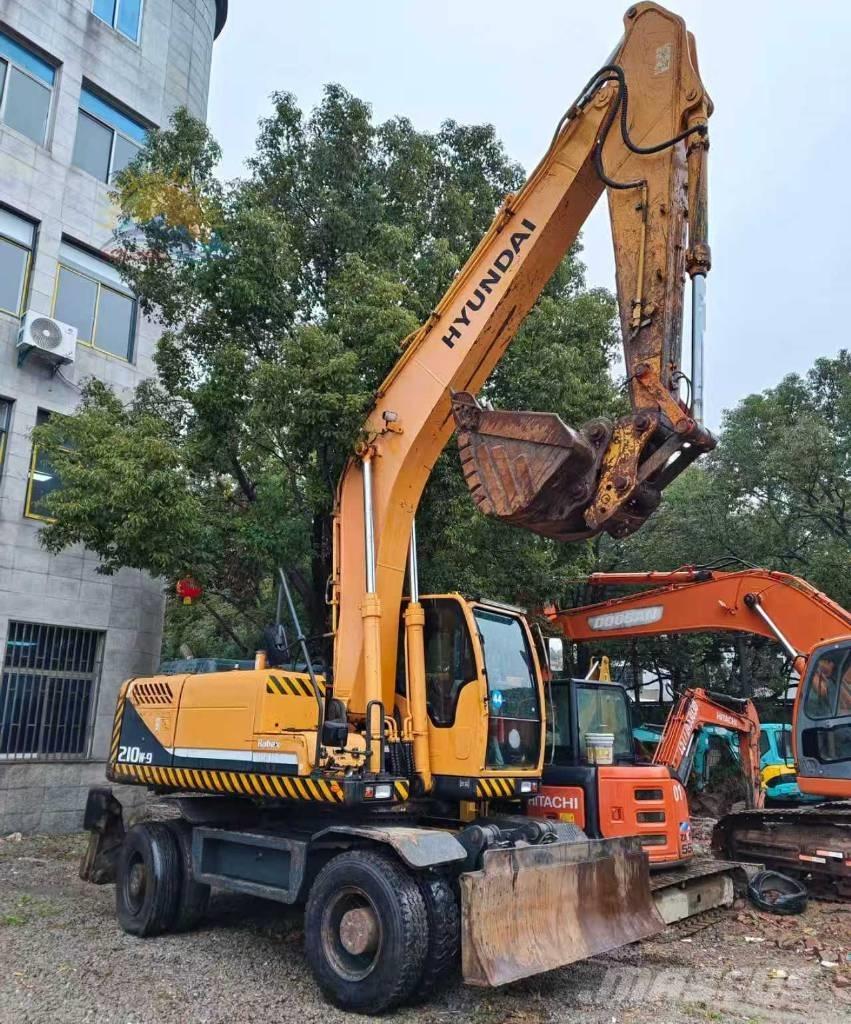 Hyundai r210w-9 Колёсные экскаваторы
