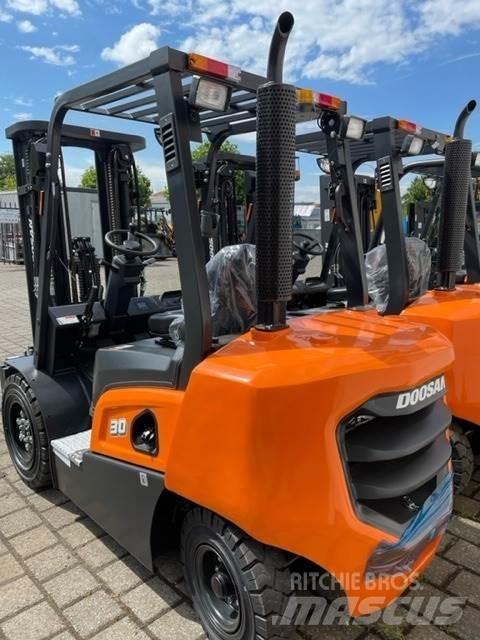 Doosan D30NXP Дизельные погрузчики