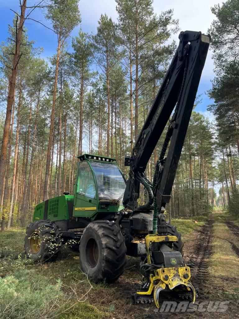 John Deere 770 D Харвестеры