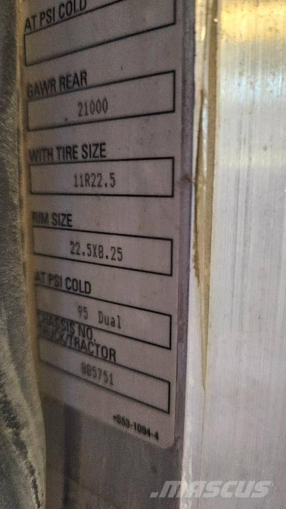 Peterbilt PB335 Грузовики-цистерны