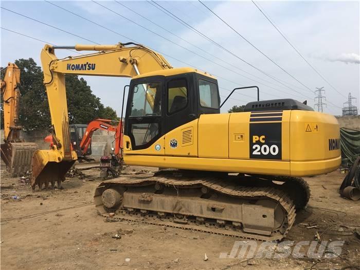 Komatsu PC 200-7 Гусеничные экскаваторы