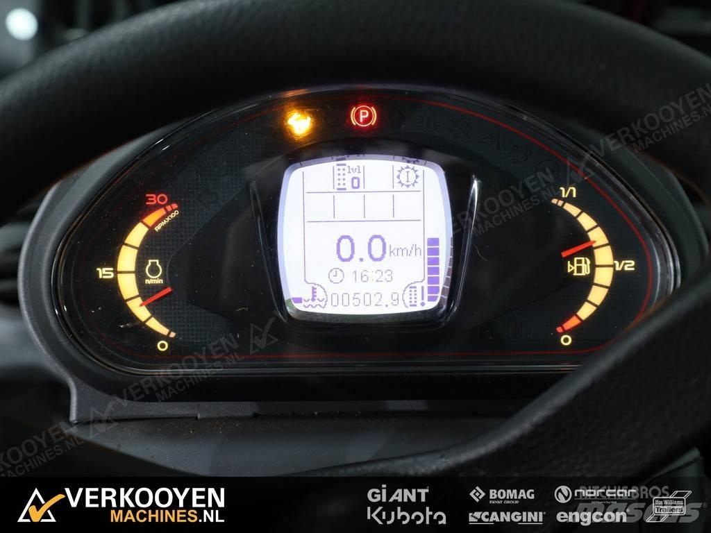 GiANT G5000 Фронтальные погрузчики