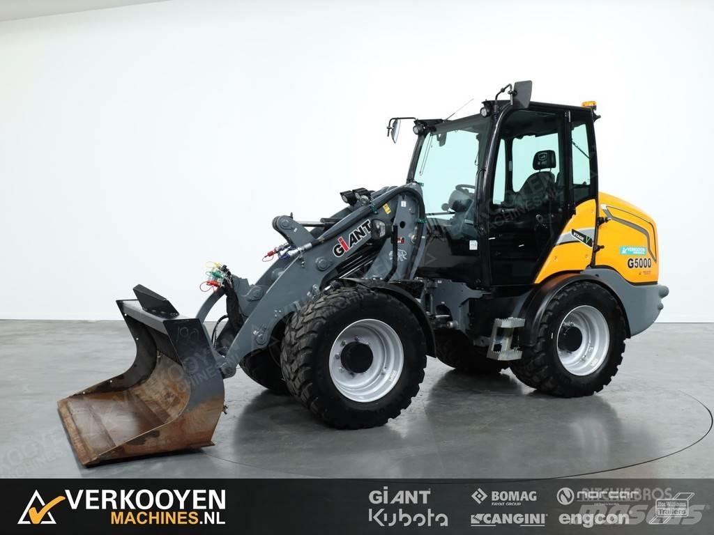 GiANT G5000 Фронтальные погрузчики
