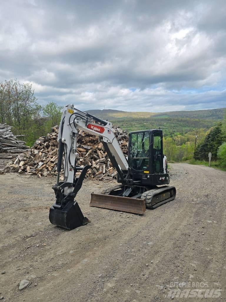 Bobcat E42 Мини-экскаваторы