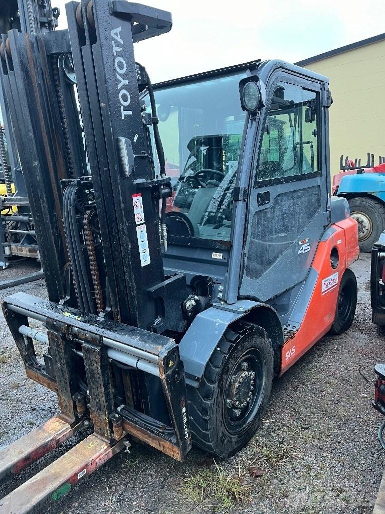 Toyota 40-8FD40N Дизельные погрузчики