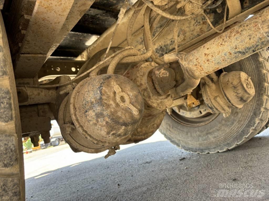 International 4900 Грузовики-платформы/боковая разгрузка