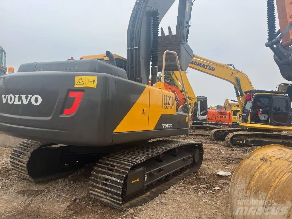 Volvo EC 210 LC Гусеничные экскаваторы