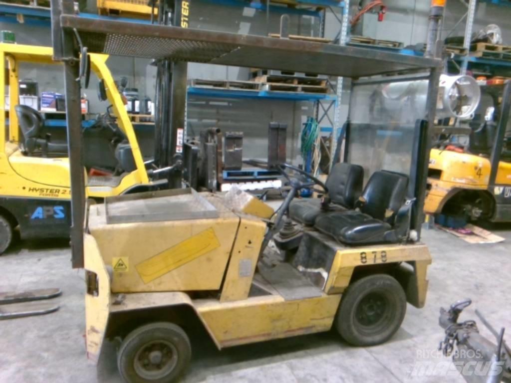 Toyota 2TG10 Складские электротягачи