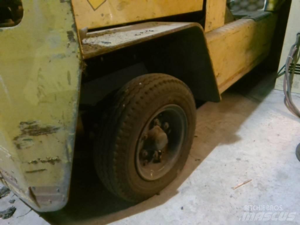 Toyota 2TG10 Складские электротягачи