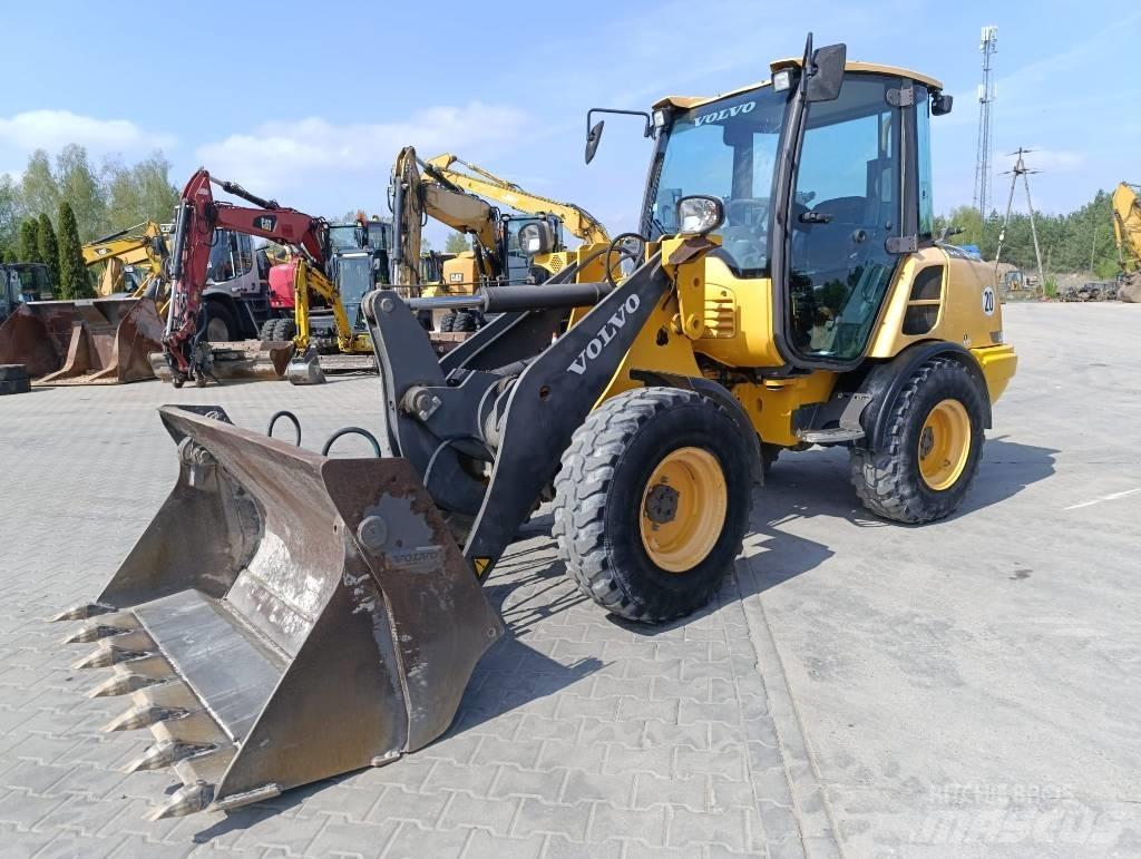 Volvo L 25 F Фронтальные погрузчики