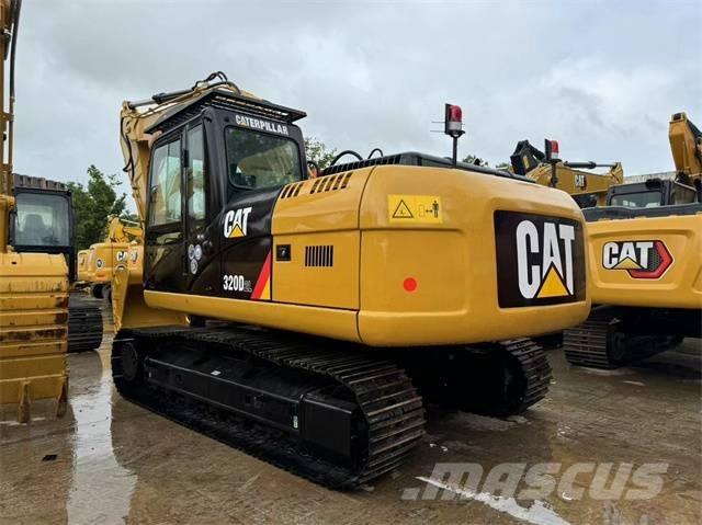 CAT 320 D2L Гусеничные экскаваторы