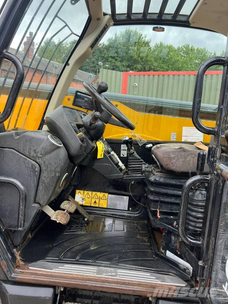 JCB 535-125 Hiviz Телескопические погрузчики