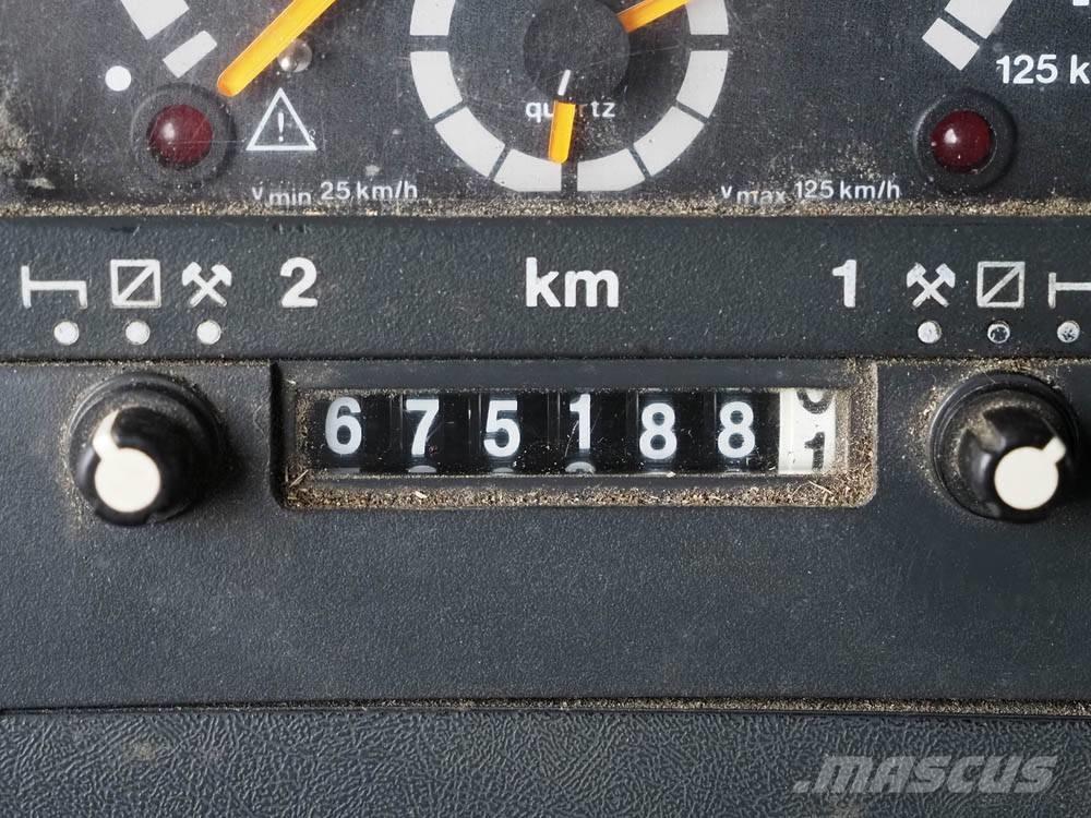 Scania 94 D 260 Грузовики-платформы/боковая разгрузка