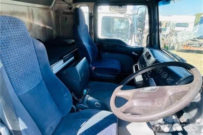 UD TRUCKS QUON Специальные грузовики