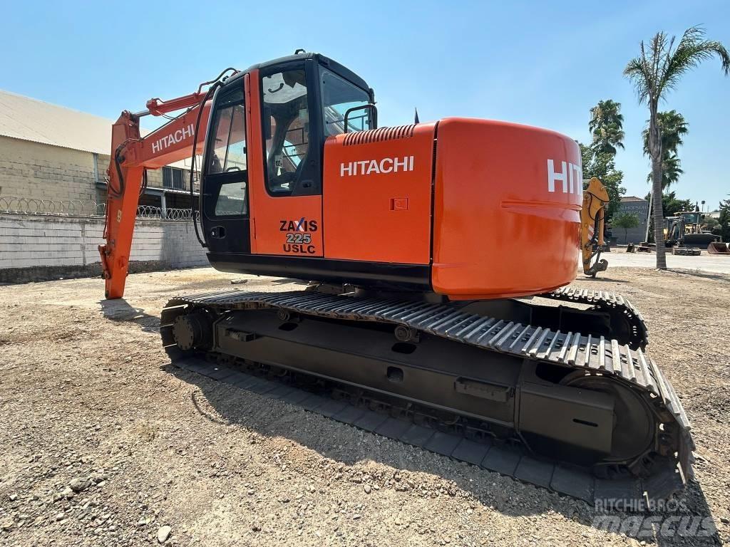 Hitachi ZX 225 Гусеничные экскаваторы