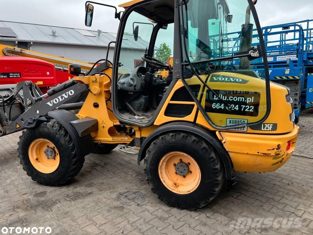Volvo L 25 F Фронтальные погрузчики