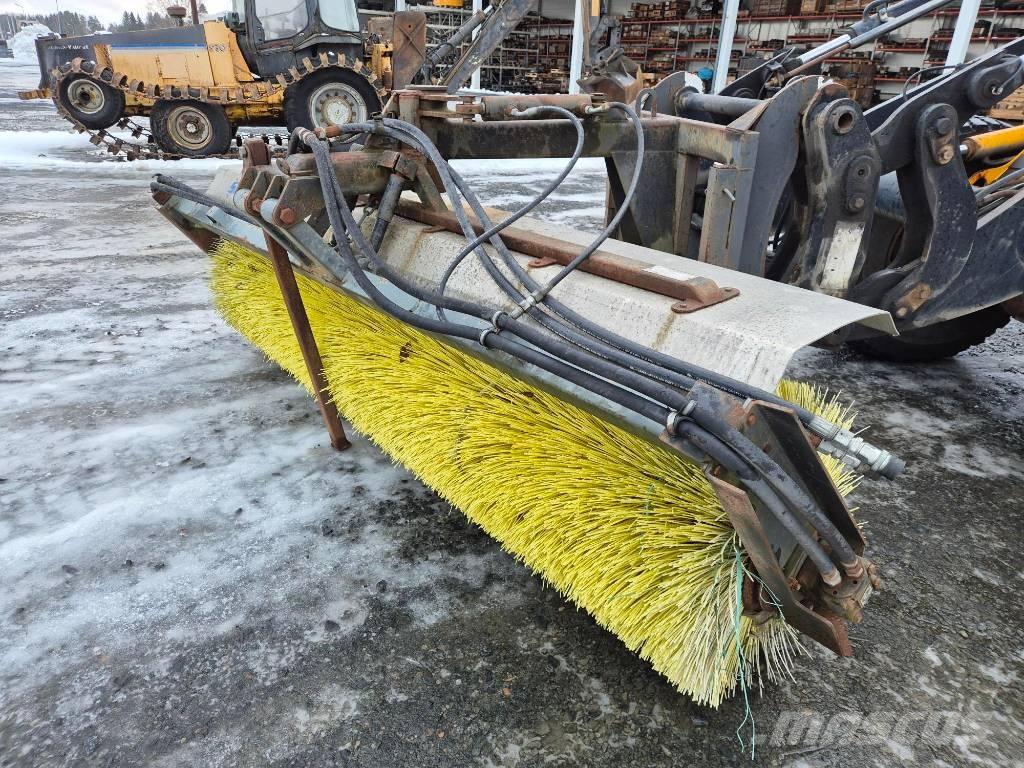 Salo 300 Avoharja Навесные щетки