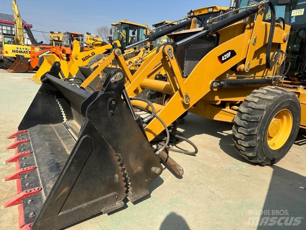 CAT 420 F ST Экскаваторы-погрузчики