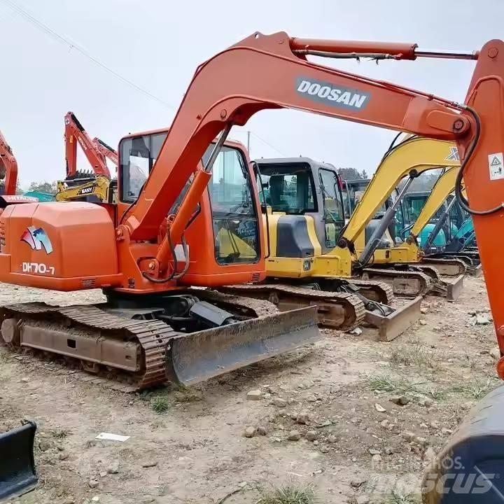 Doosan DH70-7 Гусеничные экскаваторы