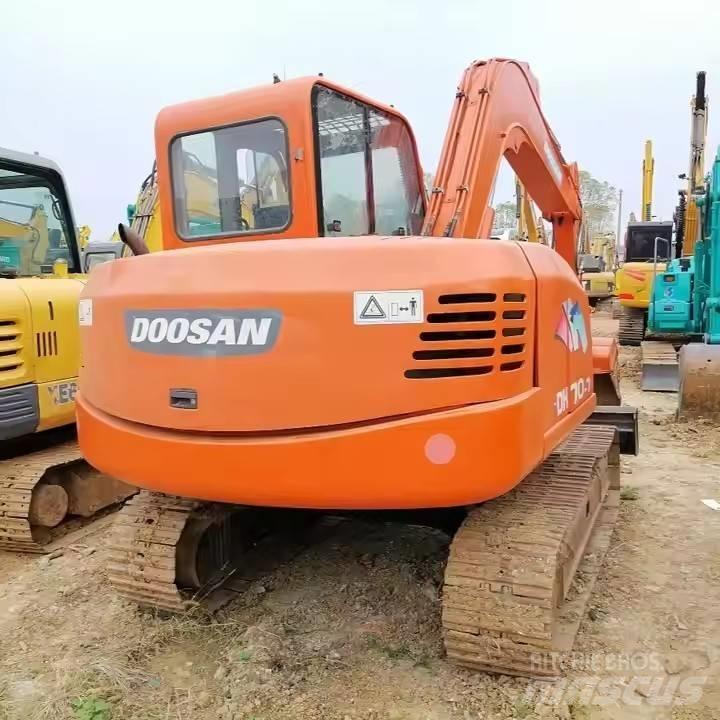 Doosan DH70-7 Гусеничные экскаваторы