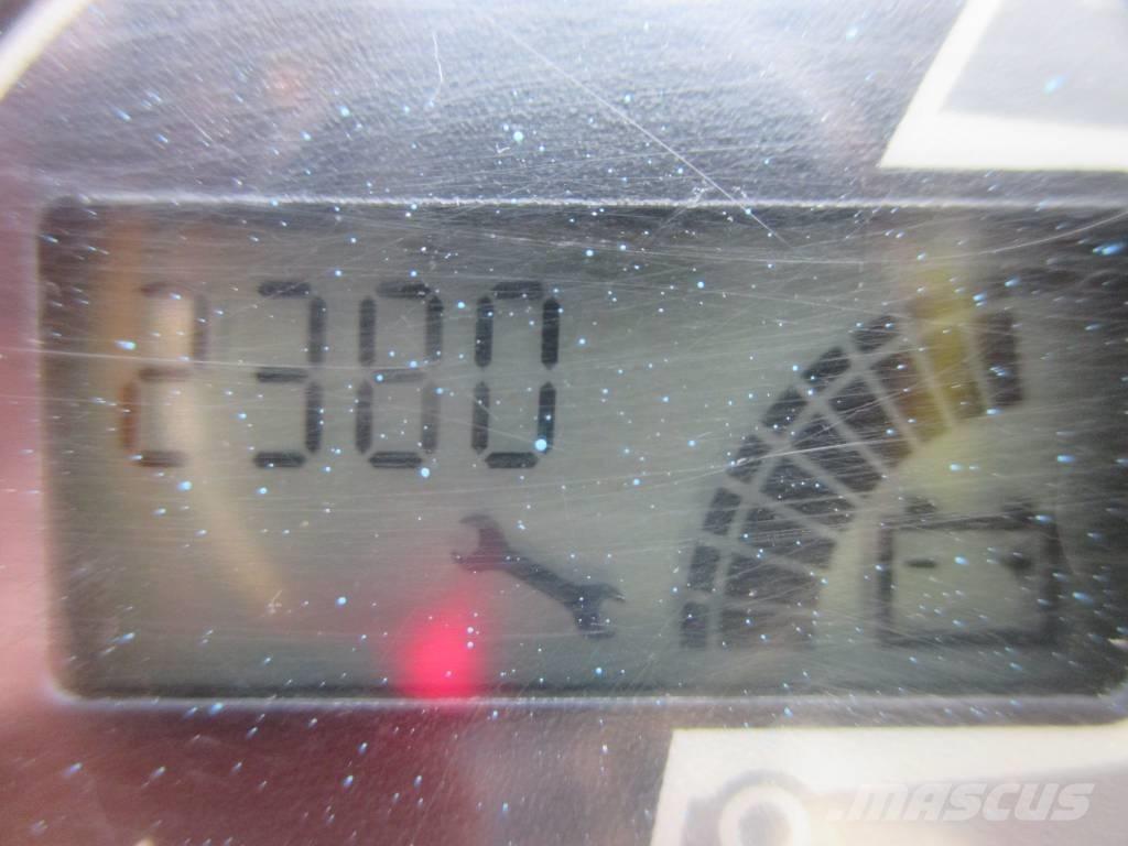 JLG Toucan 8 E Вертикальные мачтовые подъемники