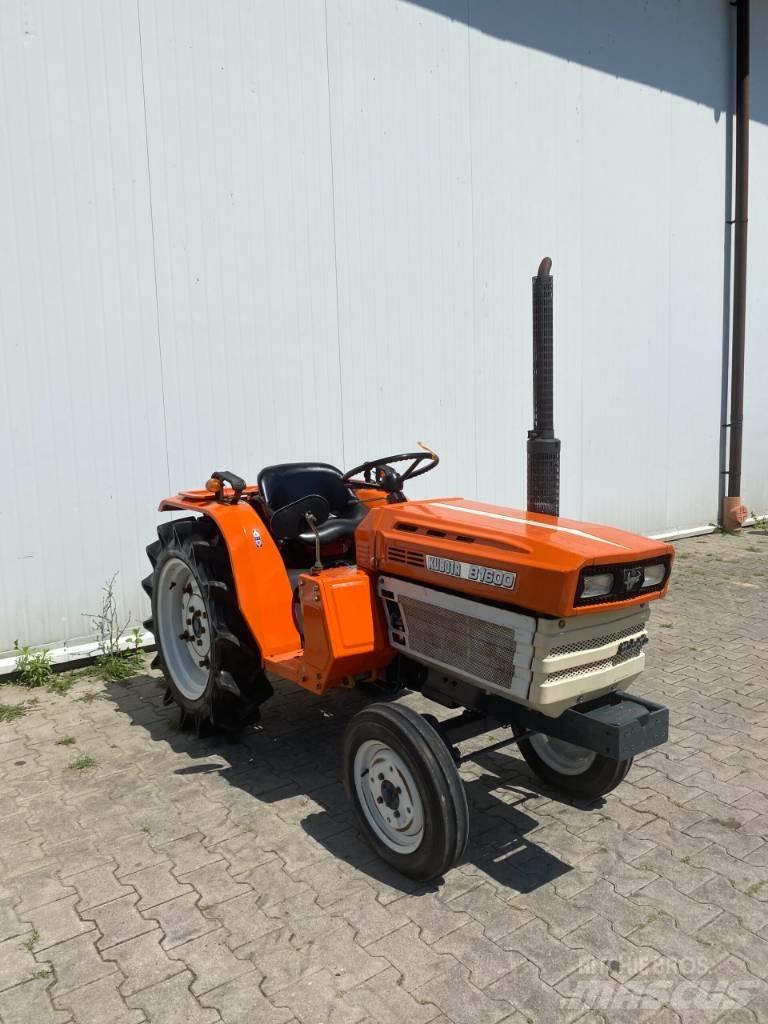 Kubota B 1600 Коммунальные тракторы