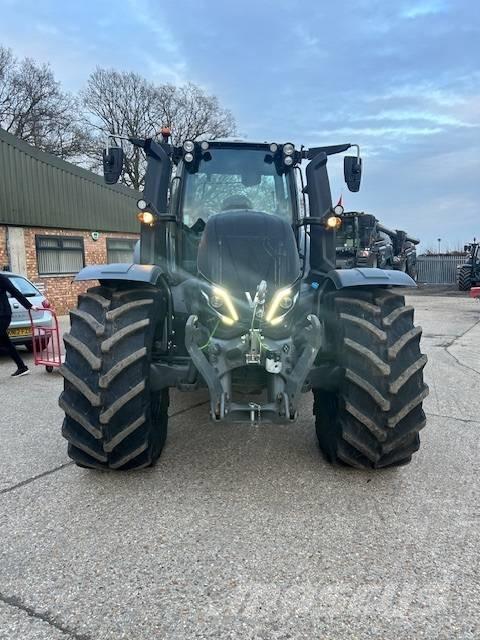 Valtra T 235 D Трактора