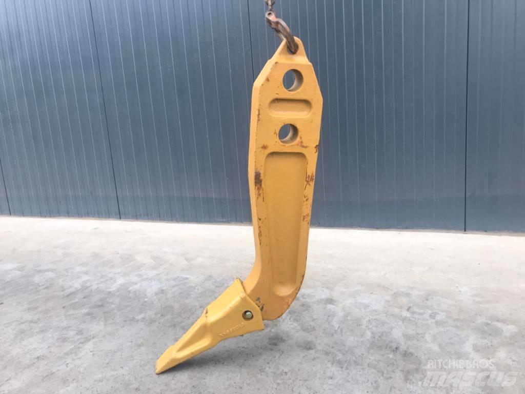 Komatsu D61 Shank Навесные рыхлители