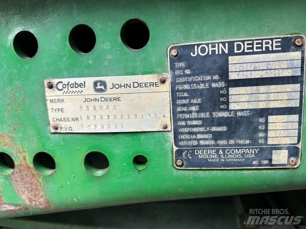 John Deere 7530 Трактора