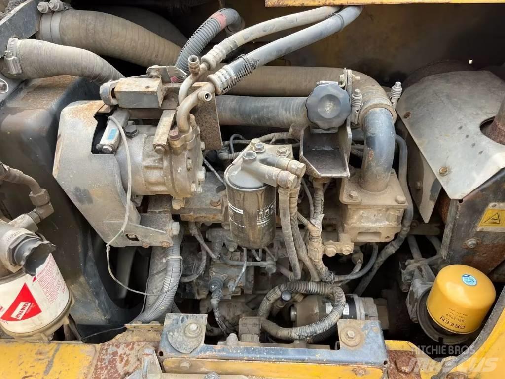 Komatsu PC70-8加长臂 Гусеничные экскаваторы