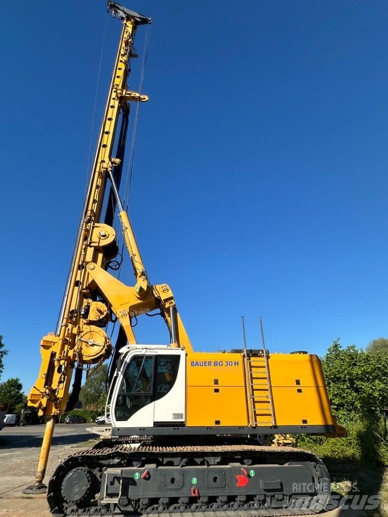 Bauer BG 30 H Гусеничные буровые установки