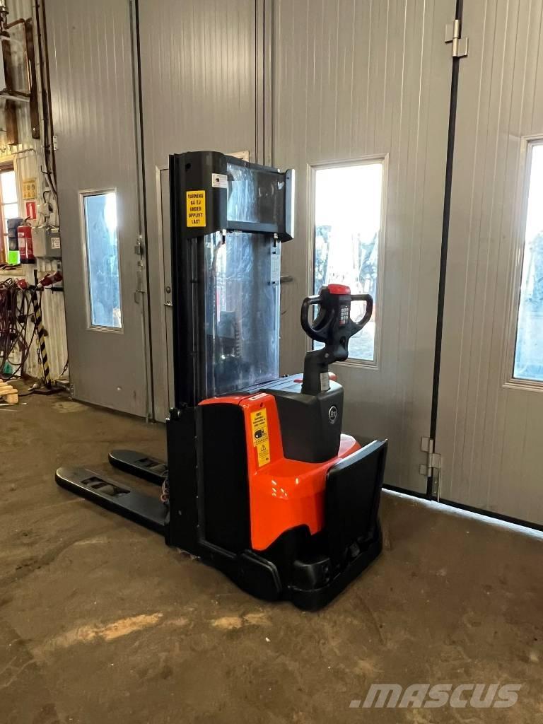 BT truck SWE 120 L Ручные штабелёры с электроподъёмом