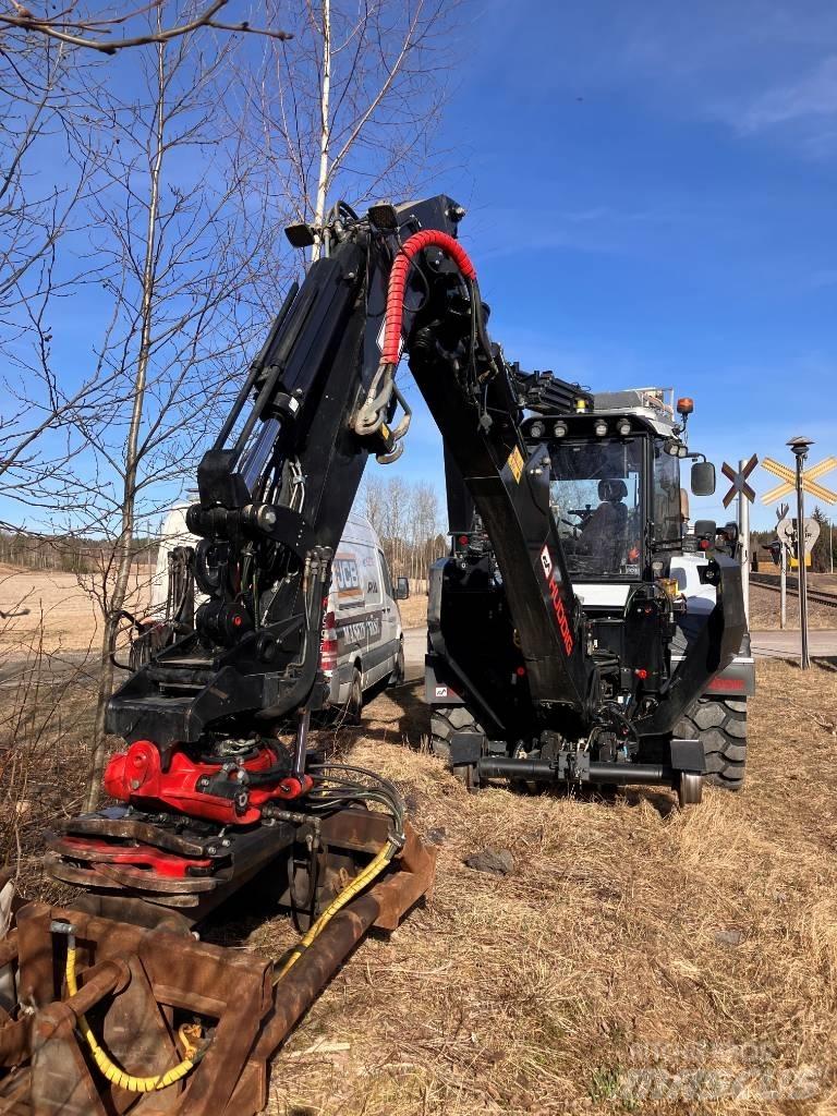 Huddig 1370 T Экскаваторы-погрузчики